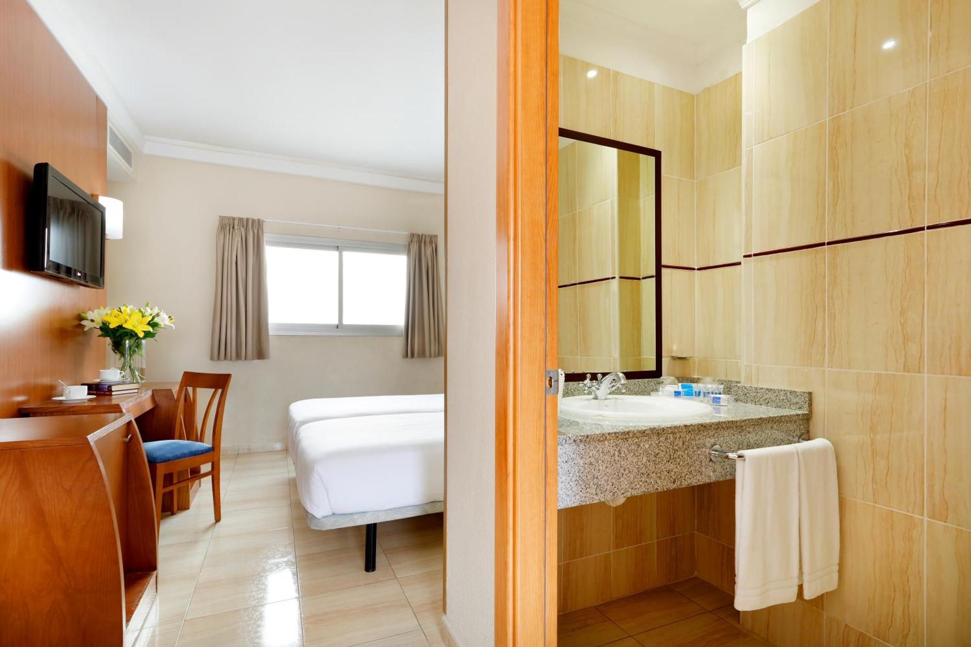 Quadruple Room,1207452175:JPEG